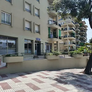 Faro Solo Mujeres Castell-Platja d'Aro